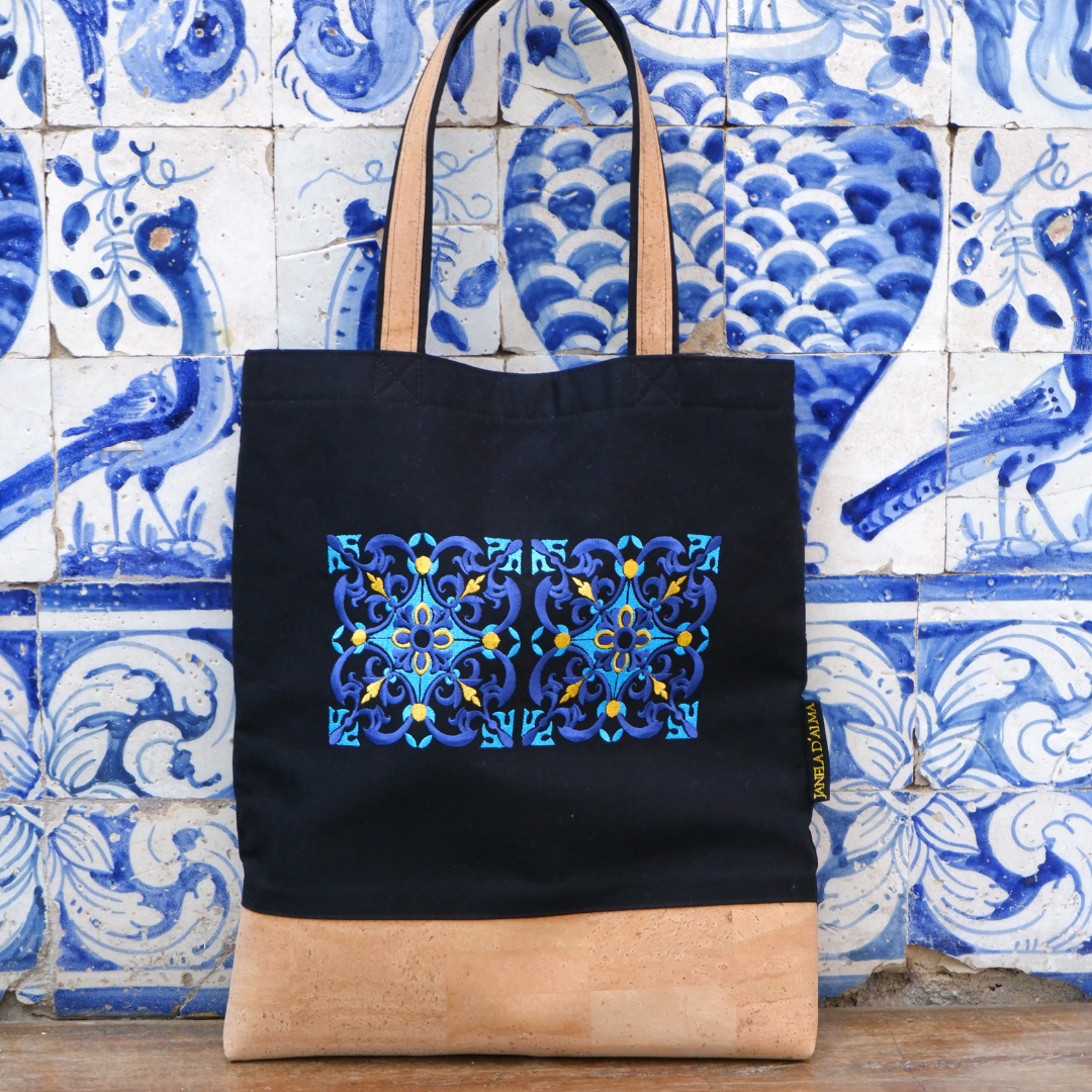 Women Black Shoulder Bag Tile with Cork Base in Natural Color